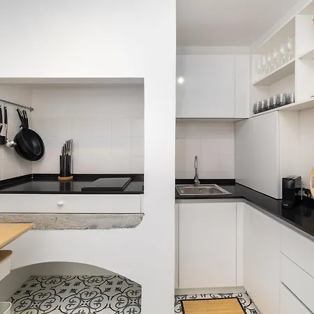 Whome Lisbon's Heartbeat Your Premier Address For Explorers Holiday home Lisbon